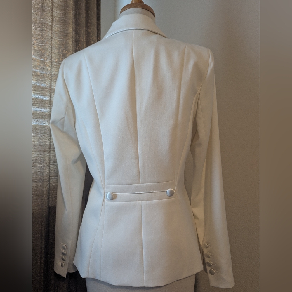 White House Black Market Classic White Blazer, Size 8 - Picture 3 of 8